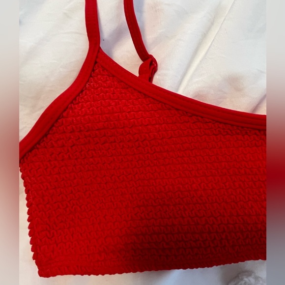 Red bikini top - Picture 2 of 3